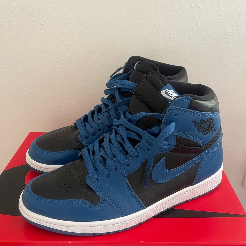 Air Jordan 1 Retro High OG - Dark Marine Blue/White/Black